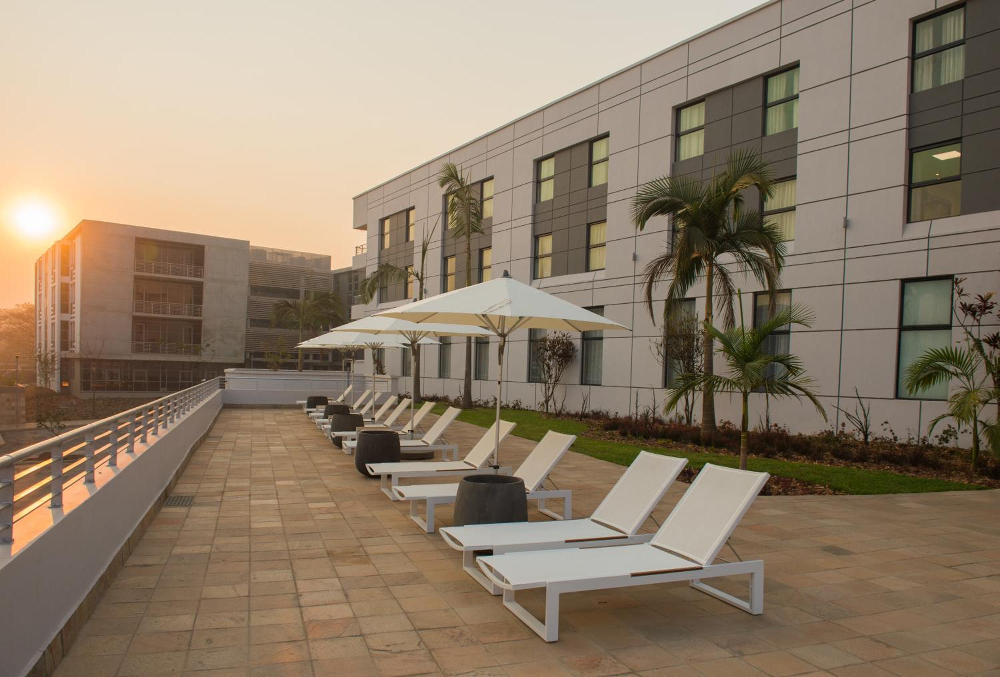 Garden Court Kitwe Hotell Exteriör bild
